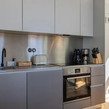 아파트 Spacious 3Bdr Apartment With Balcony By Lovelystay