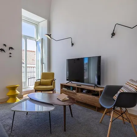 아파트 Spacious 3Bdr Apartment With Balcony By Lovelystay 리스본
