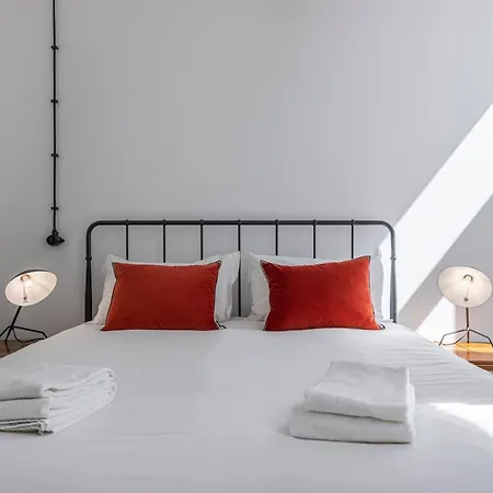 아파트 Spacious 3Bdr Apartment With Balcony By Lovelystay 리스본