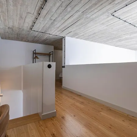 Spacious 3Bdr Apartment With Balcony By Lovelystay * 리스본