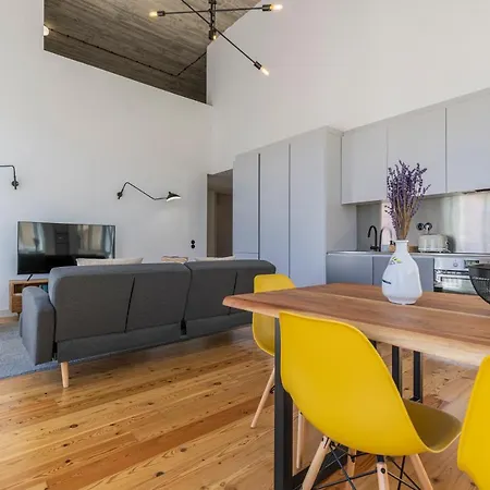 Spacious 3Bdr Apartment With Balcony By Lovelystay アパート *