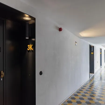 Apartment Glamorous 3bdr In Center By Lovelystay