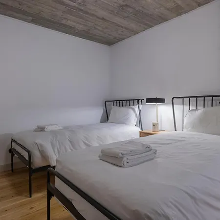 Spacious 3Bdr Apartment With Balcony By Lovelystay *