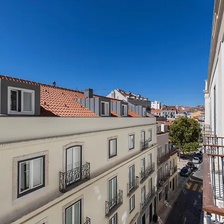 Lejlighed Spacious 3Bdr Apartment With Balcony By Lovelystay