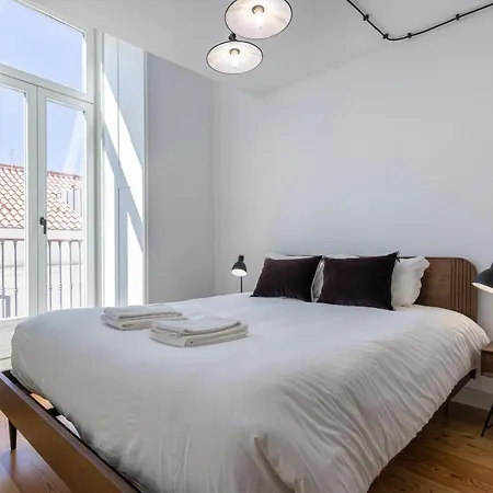 Spacious 3Bdr Apartment With Balcony By Lovelystay