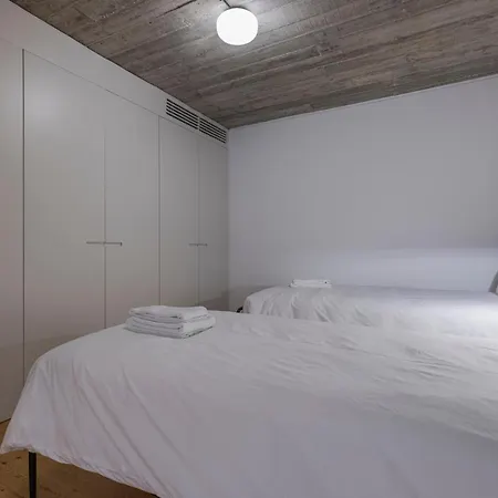 Spacious 3Bdr Apartment With Balcony By Lovelystay *