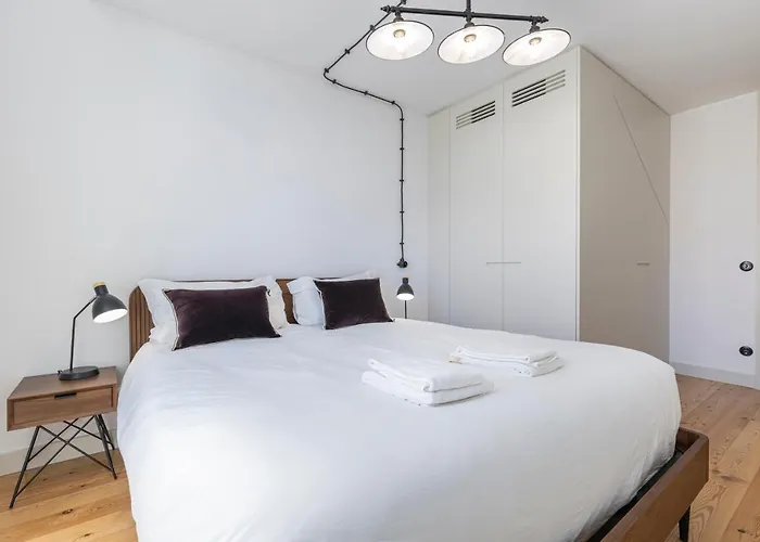 Διαμέρισμα Glamorous 3bdr In Center By Lovelystay