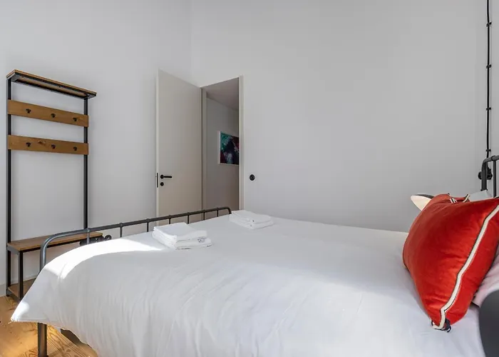 Glamorous 3bdr In Center By Lovelystay Διαμέρισμα